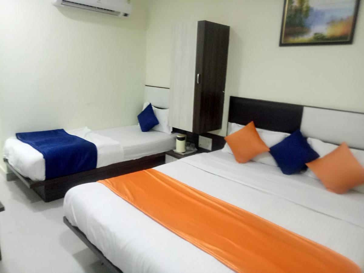 Hotel Royal Night Ahmedabad Exterior foto