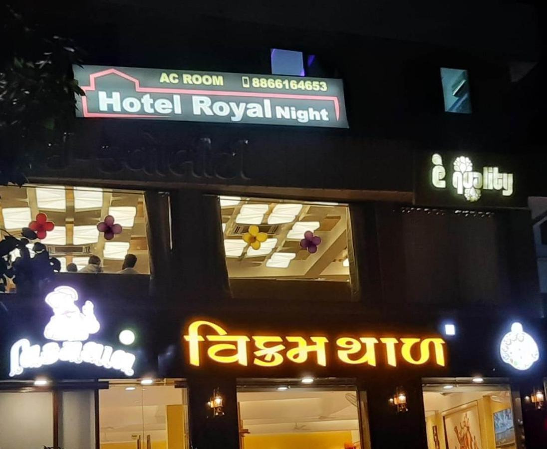 Hotel Royal Night Ahmedabad Exterior foto
