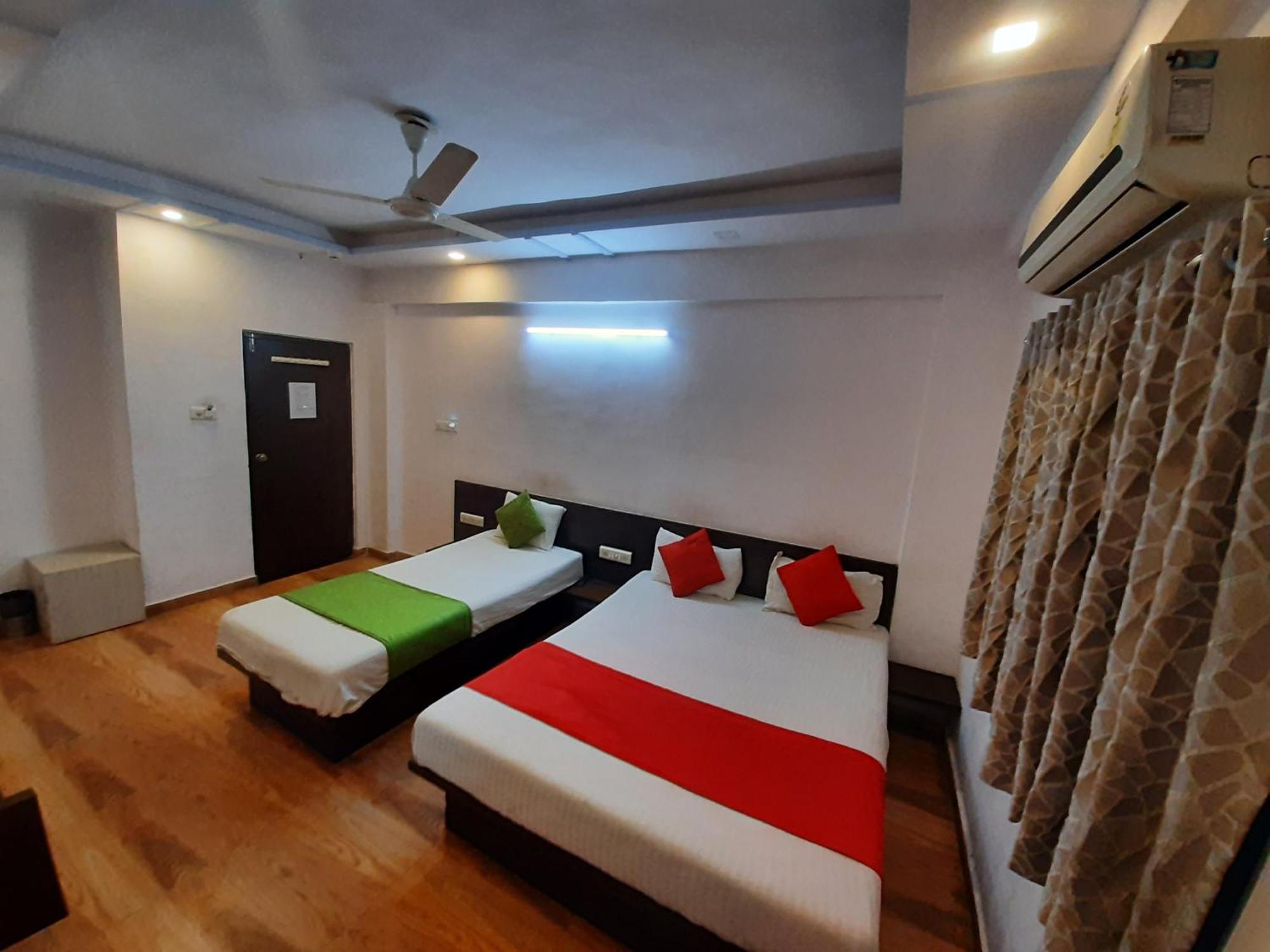 Hotel Royal Night Ahmedabad Exterior foto