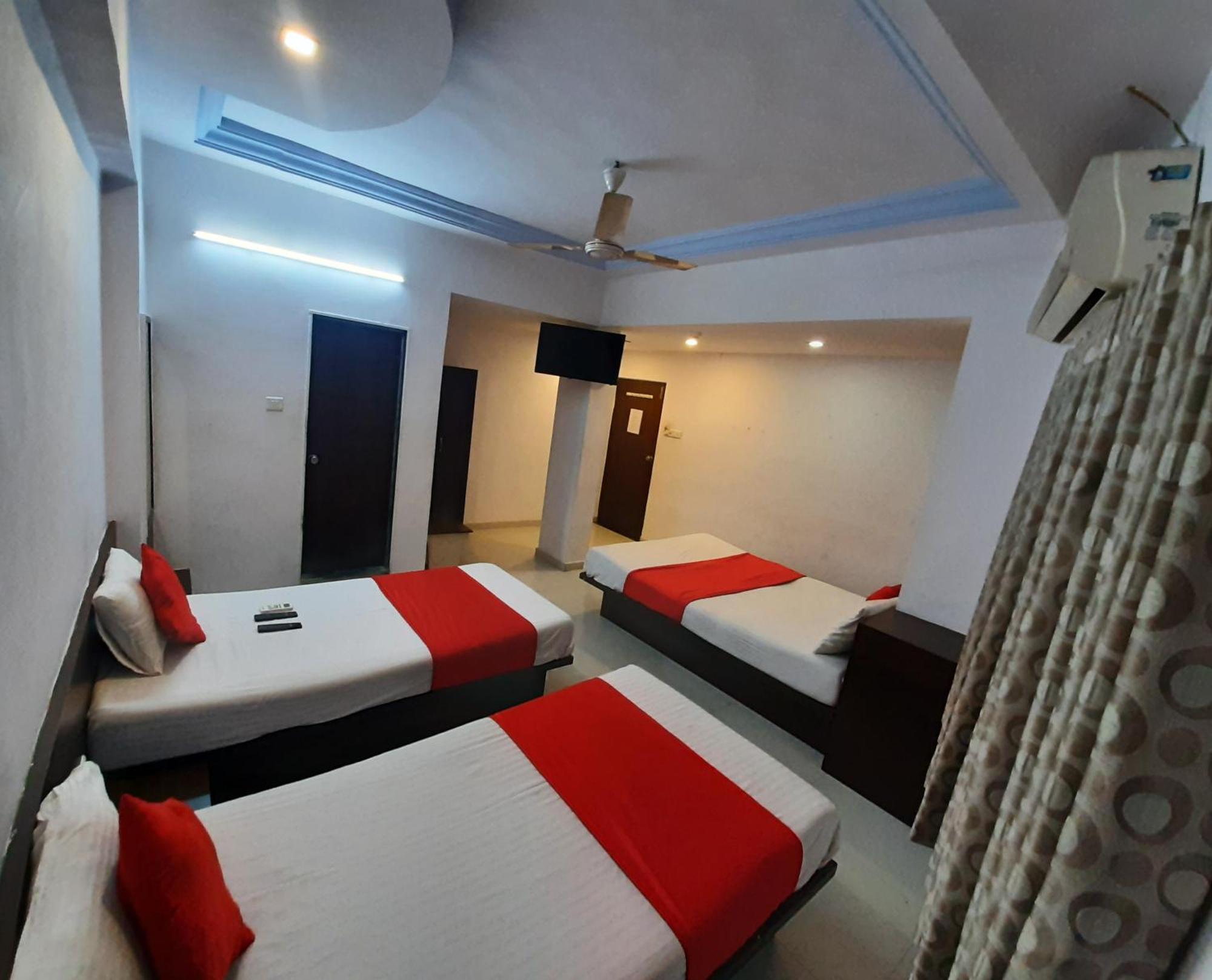 Hotel Royal Night Ahmedabad Exterior foto