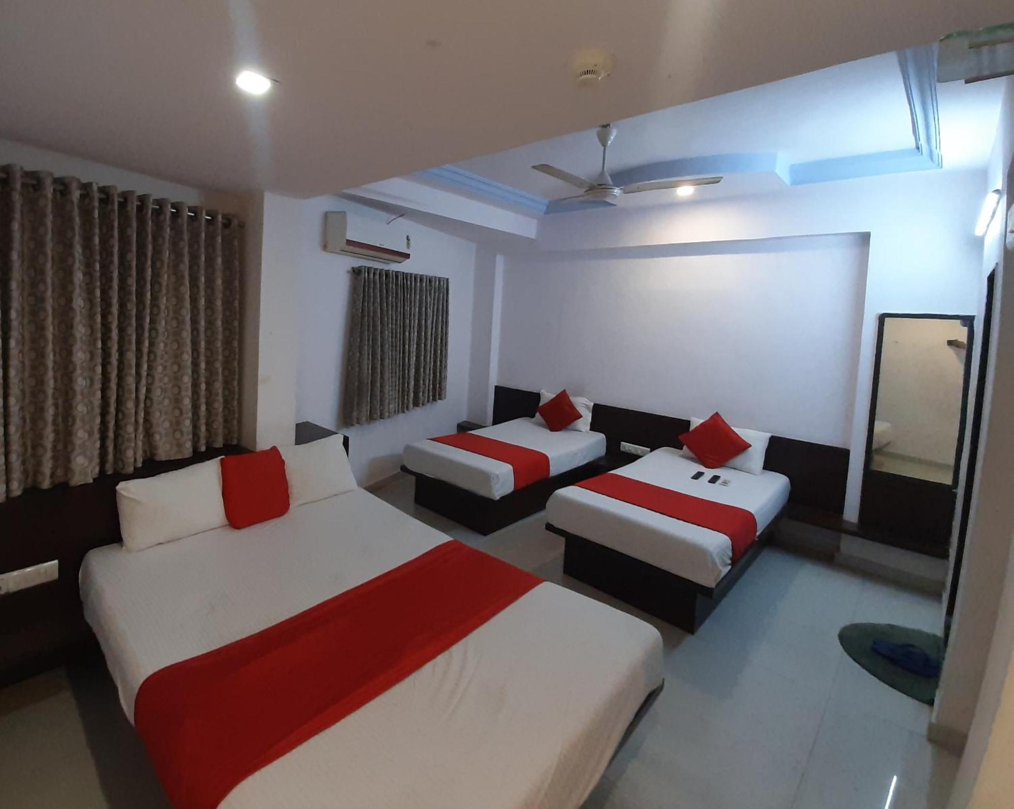 Hotel Royal Night Ahmedabad Exterior foto