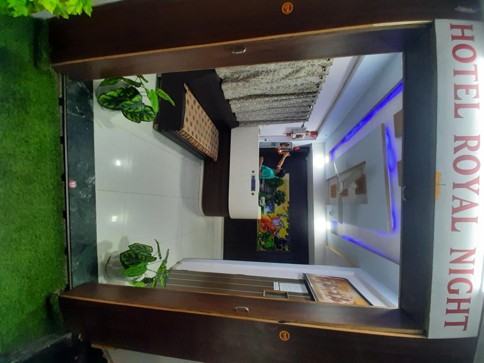Hotel Royal Night Ahmedabad Exterior foto